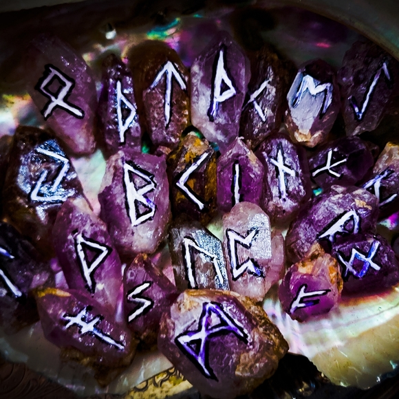 Handmade Runestone Mystery Box Set - Nordic Heathen Runes - Pagan Alter - Picture 9 of 10